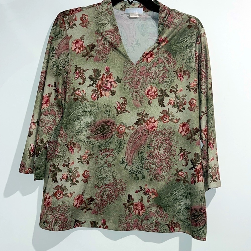 Blair green purple floral paisley top. Size large.